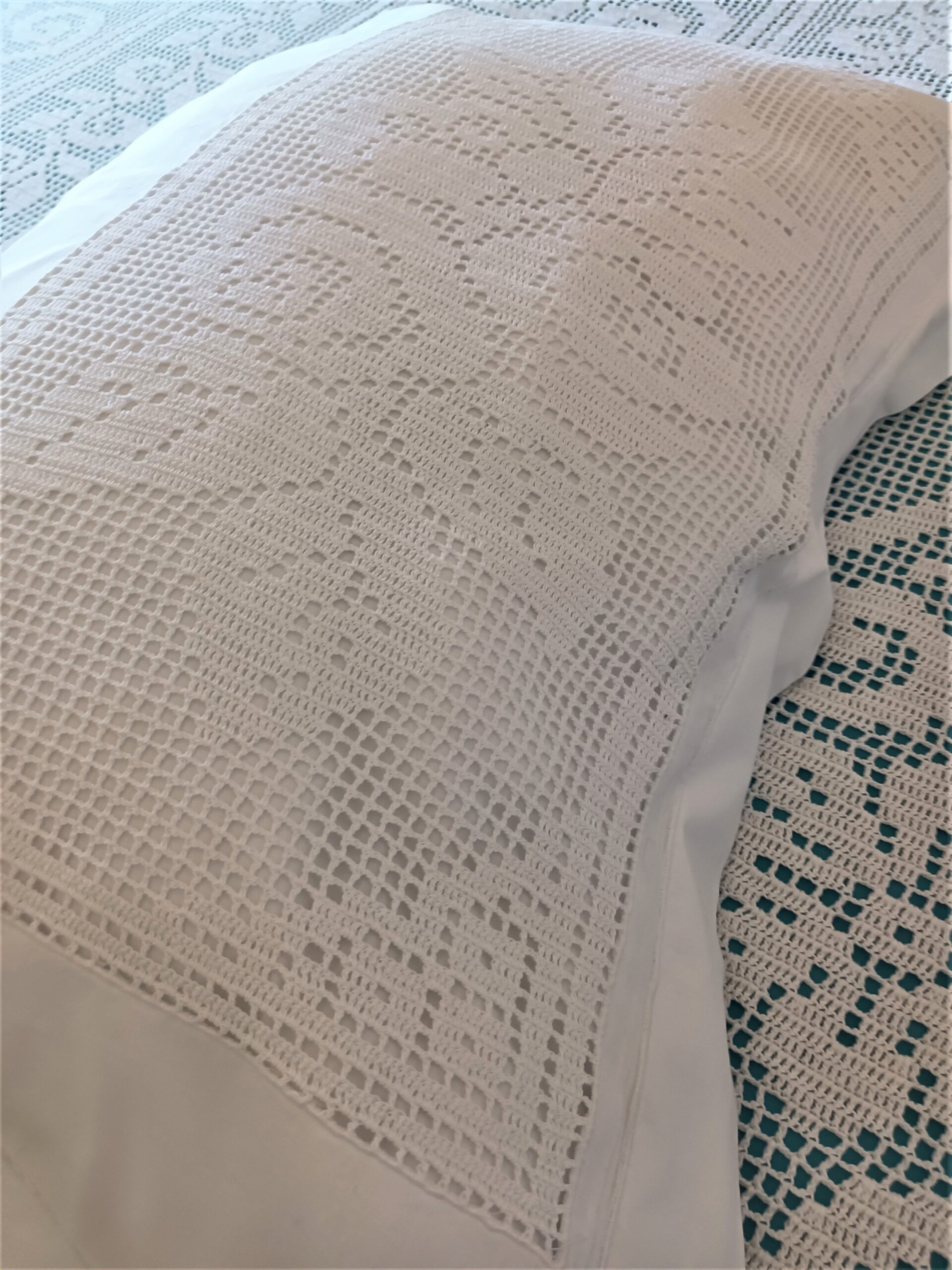 Handmade bed pillows with crochet and cotton in white_set of two