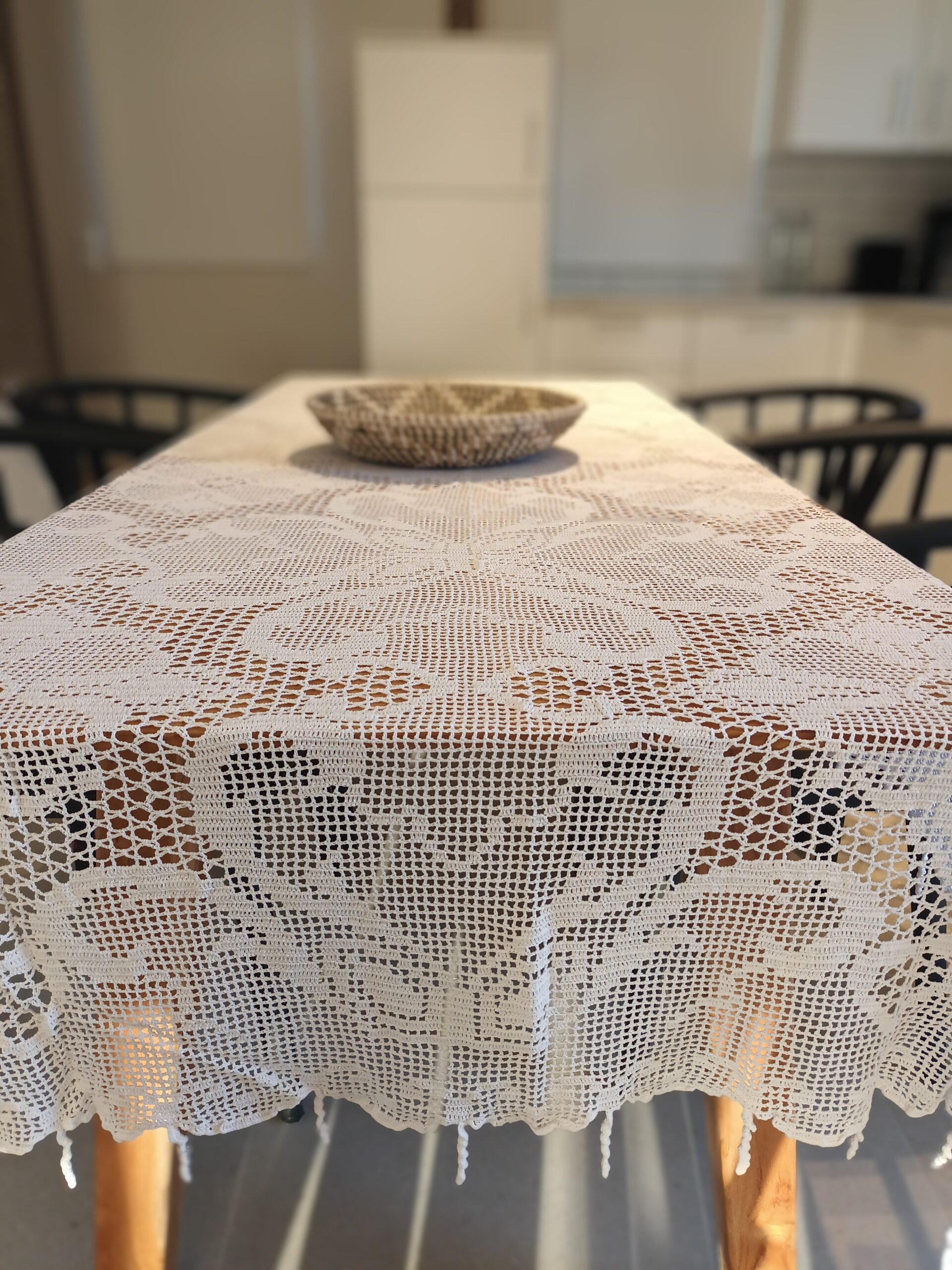 Handmade tableclothe with crochet for big dinning tables